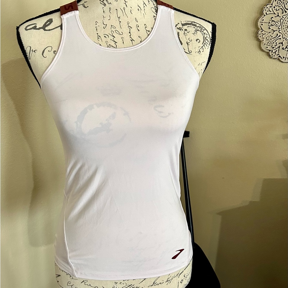 Brooks running tank in great condition.